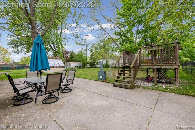 35463 Seville Street, Clinton Township, MI 48035