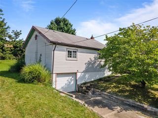 522 Pinehurst Street, N Versailles, PA 15137