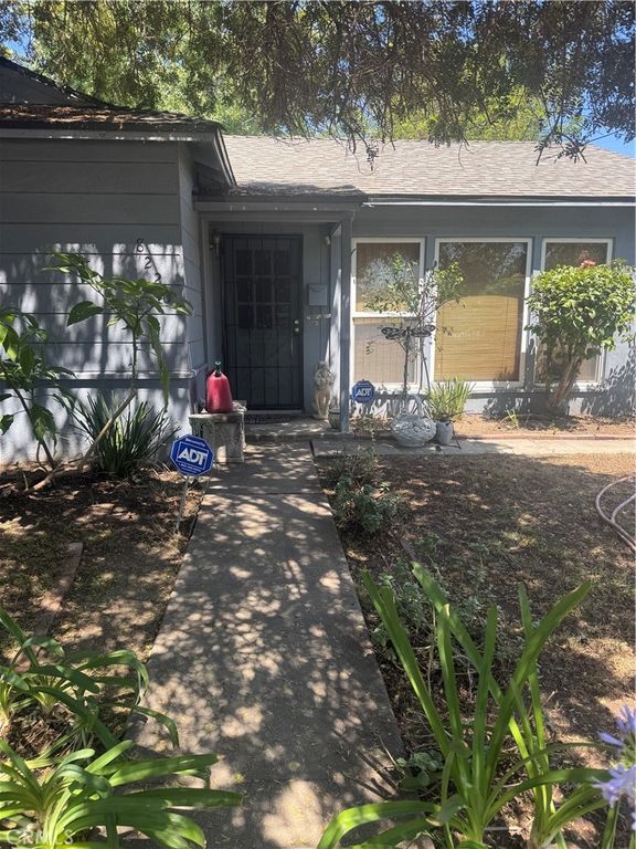 8226 WhiteOak Avenue, Northridge, CA 91325
