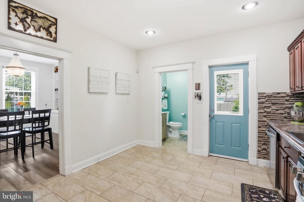 Image 14 of property listing at 300 TOWNSEND AVE, Baltimore, MD 21225
