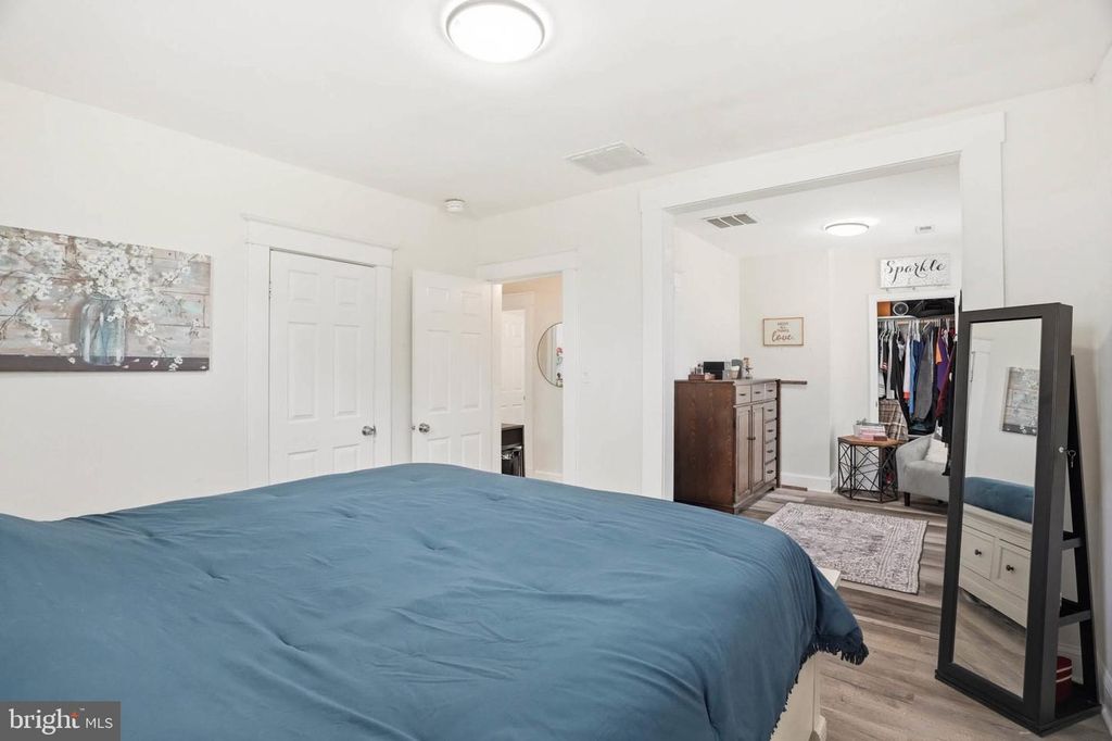 Image 17 of property listing at 300 TOWNSEND AVE, Baltimore, MD 21225