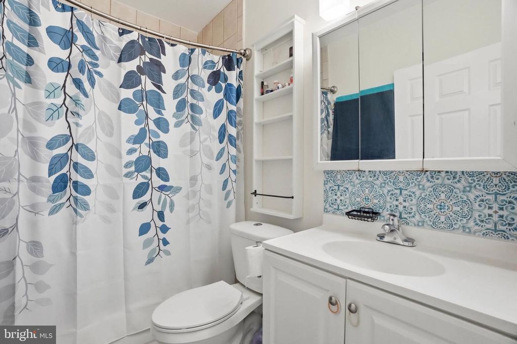 Image 25 of property listing at 300 TOWNSEND AVE, Baltimore, MD 21225
