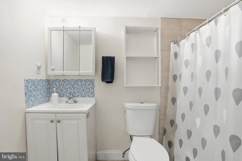 Image 33 of property listing at 300 TOWNSEND AVE, Baltimore, MD 21225