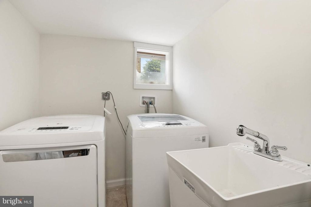 Image 34 of property listing at 300 TOWNSEND AVE, Baltimore, MD 21225