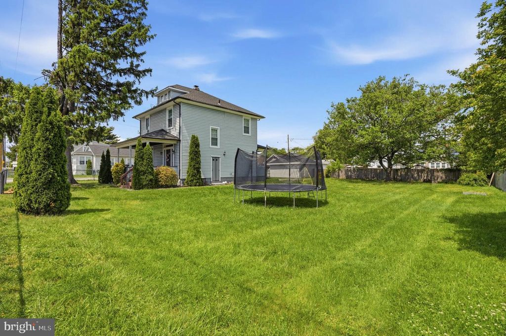 Image 38 of property listing at 300 TOWNSEND AVE, Baltimore, MD 21225
