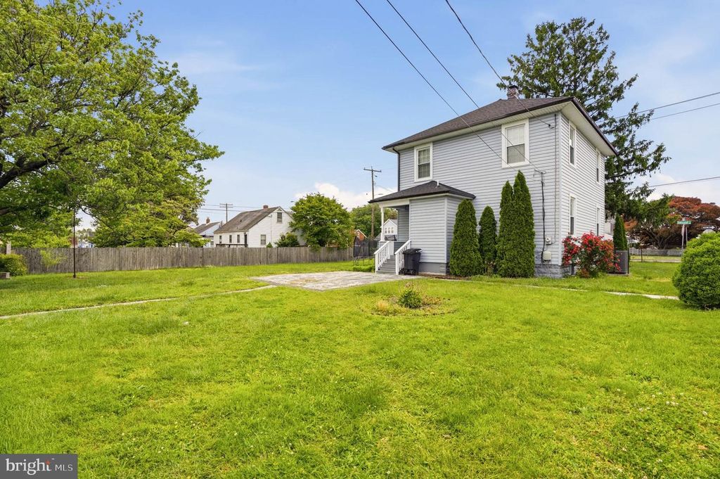 Image 40 of property listing at 300 TOWNSEND AVE, Baltimore, MD 21225