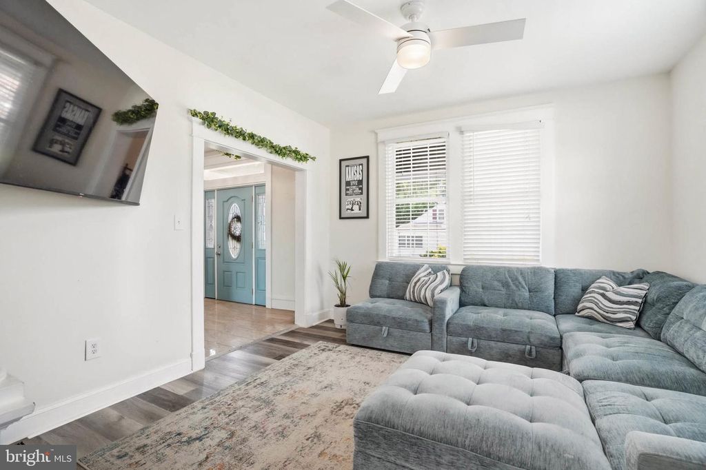 Image 7 of property listing at 300 TOWNSEND AVE, Baltimore, MD 21225