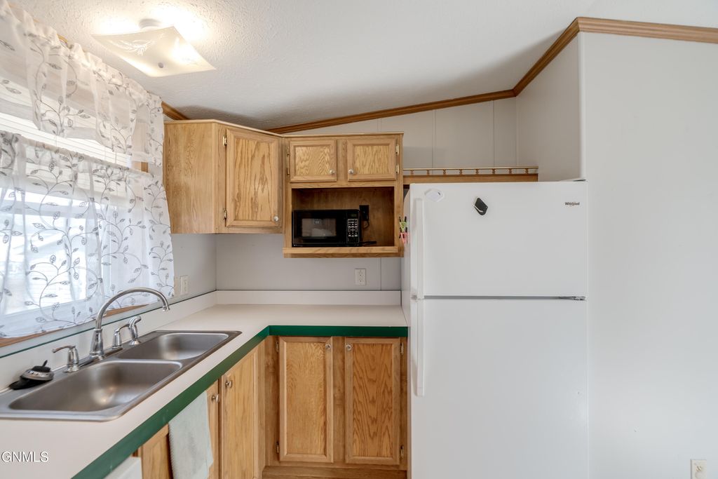 4755 British Drive, Bismarck, ND 58503 photo 11