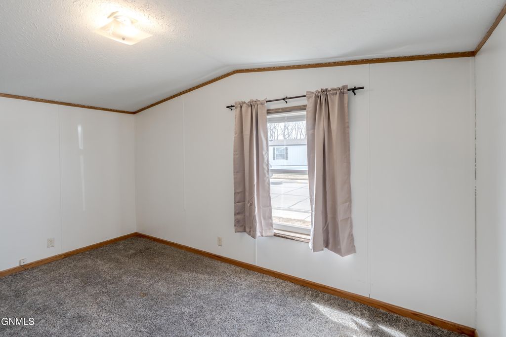 4755 British Drive, Bismarck, ND 58503 photo 24