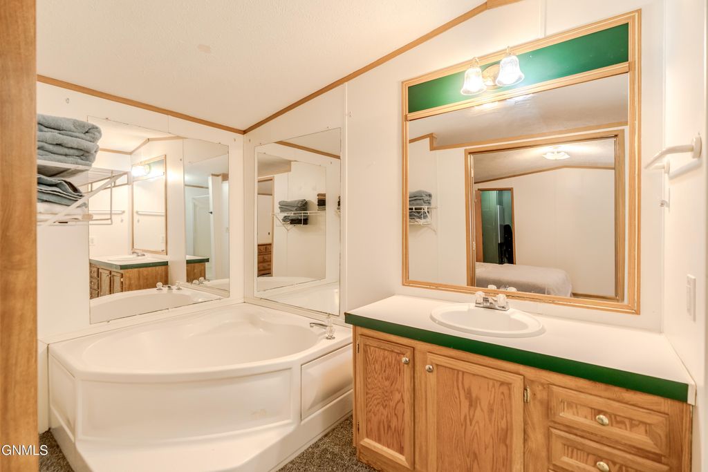 4755 British Drive, Bismarck, ND 58503 photo 32