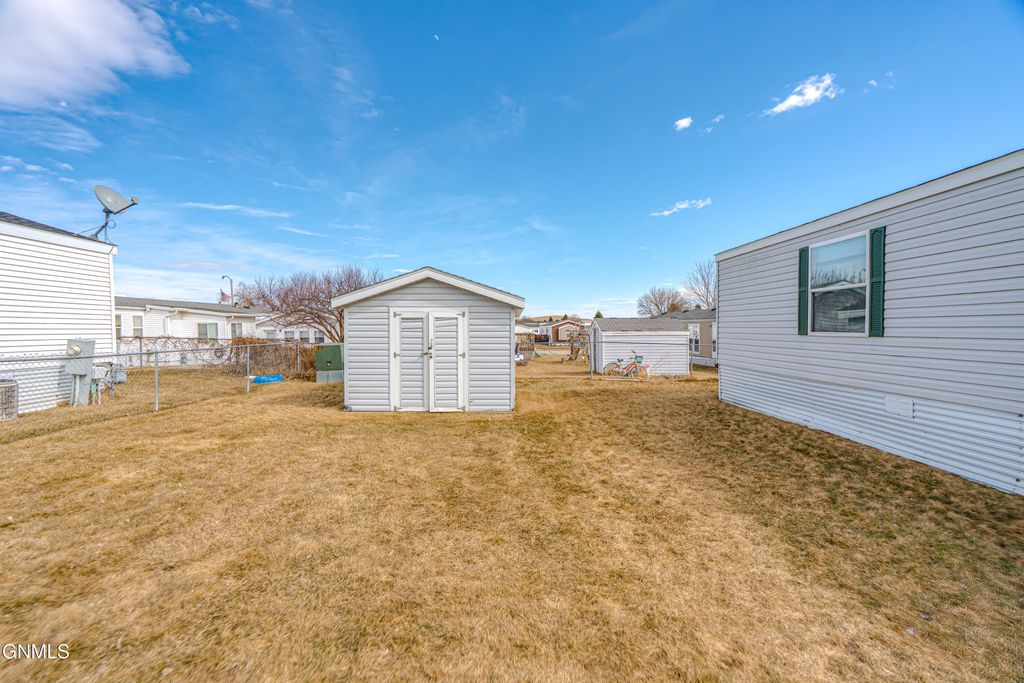 4755 British Drive, Bismarck, ND 58503 photo 38