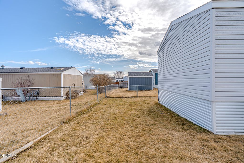 4755 British Drive, Bismarck, ND 58503 photo 41