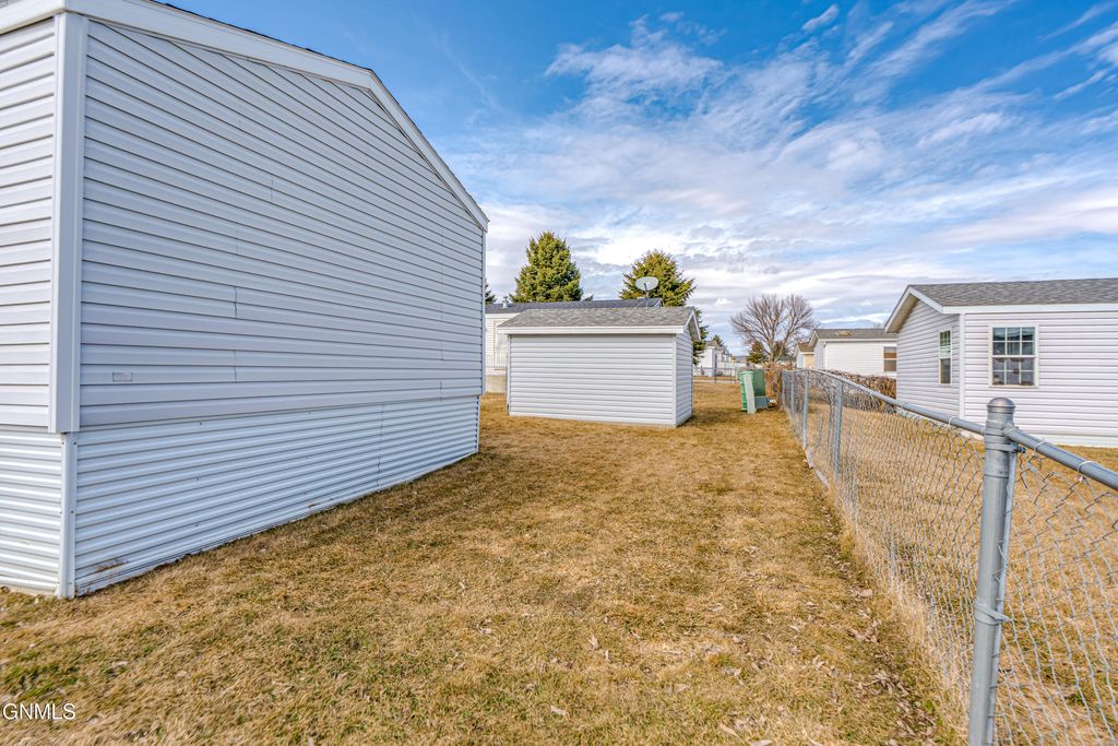 4755 British Drive, Bismarck, ND 58503 photo 43