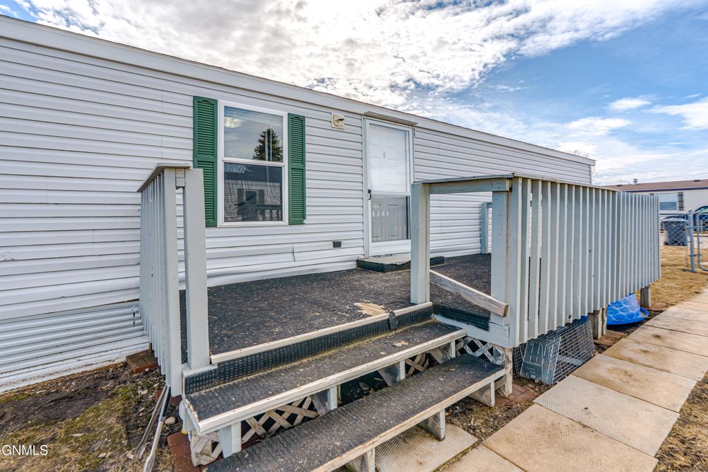 4755 British Drive, Bismarck, ND 58503 photo 45