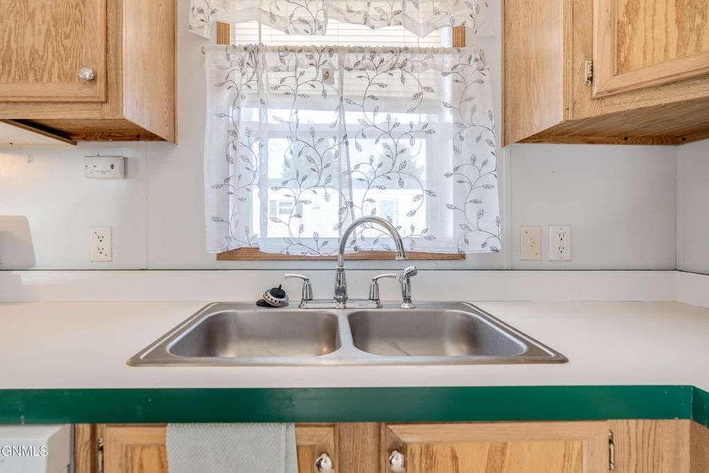 4755 British Drive, Bismarck, ND 58503 photo 9