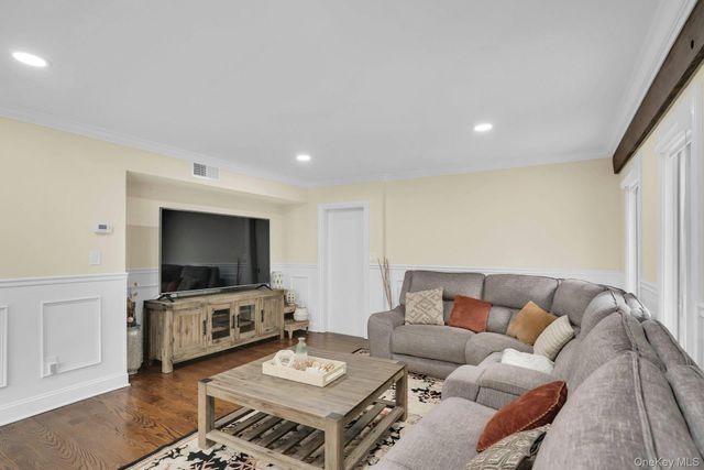 764 Vanderbilt Parkway, Dix Hills, NY 11746