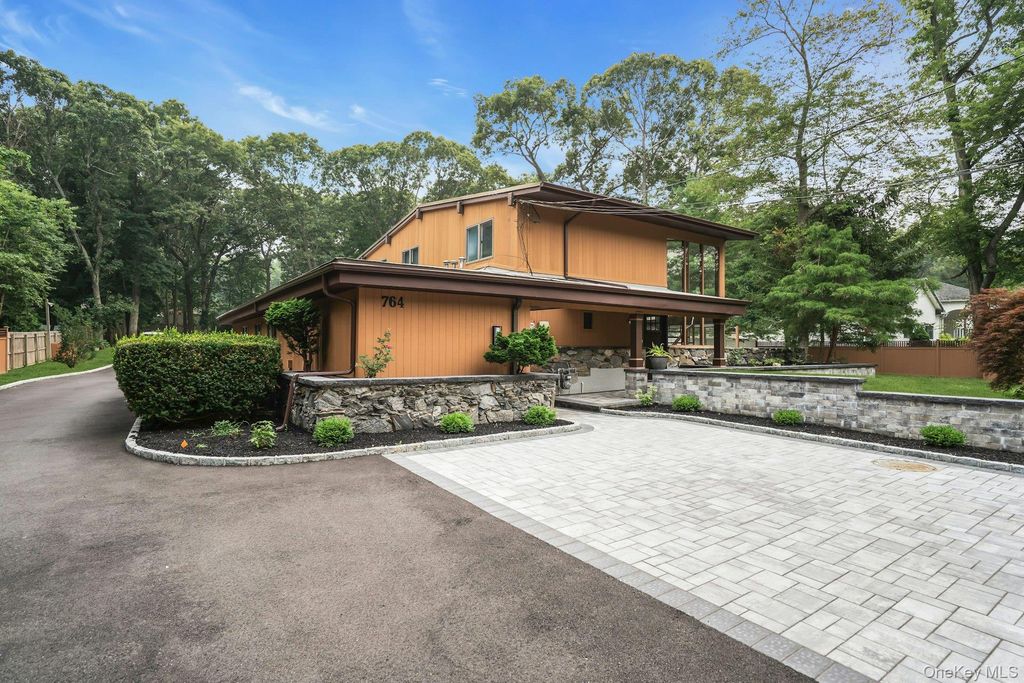 764 Vanderbilt Parkway, Dix Hills, NY 11746 — photo 2