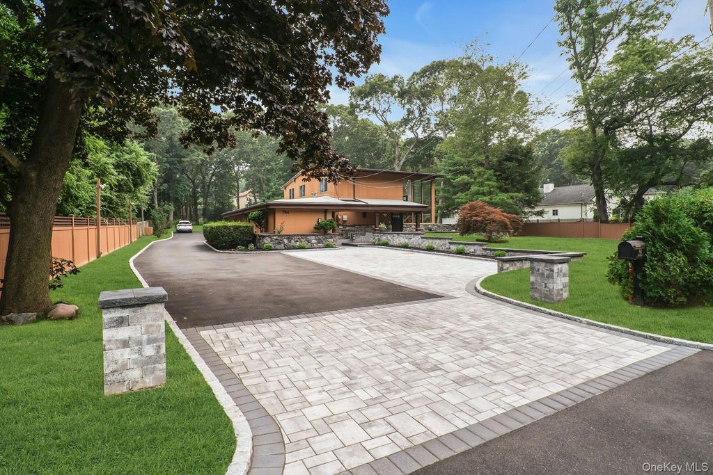 764 Vanderbilt Parkway, Dix Hills, NY 11746 — photo 4