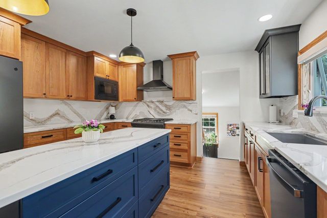 928 N Wenona Avenue, Bay City, MI 48706