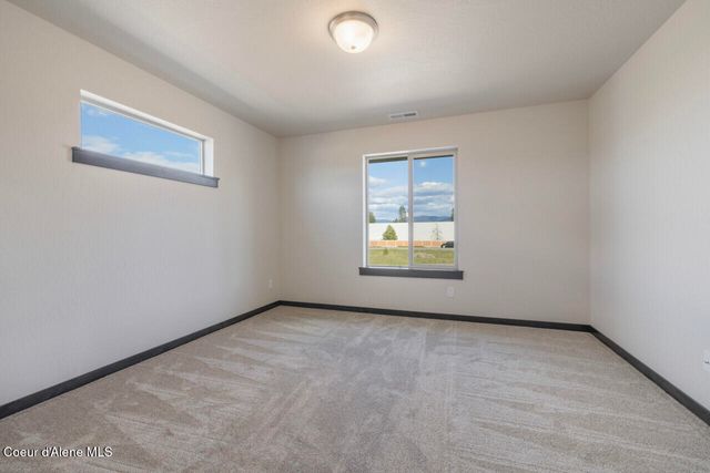 676 W MONASHEE LN, Hayden, ID 83835