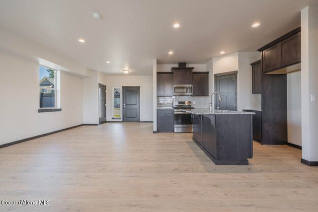 676 W MONASHEE LN, Hayden, ID 83835
