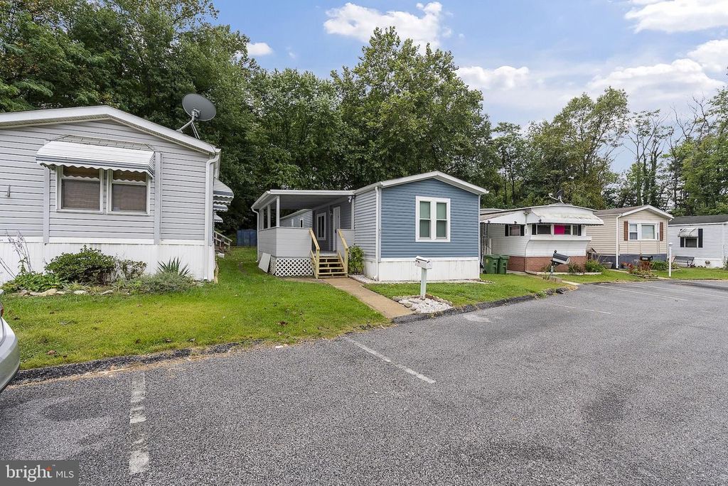 635 SUNSET STRIP, Brooklyn Park, MD 21225