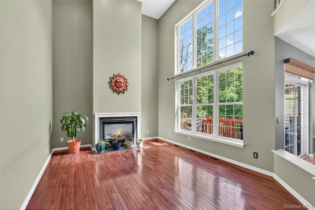 3 Braemar Way, Highland Mills, NY 10930