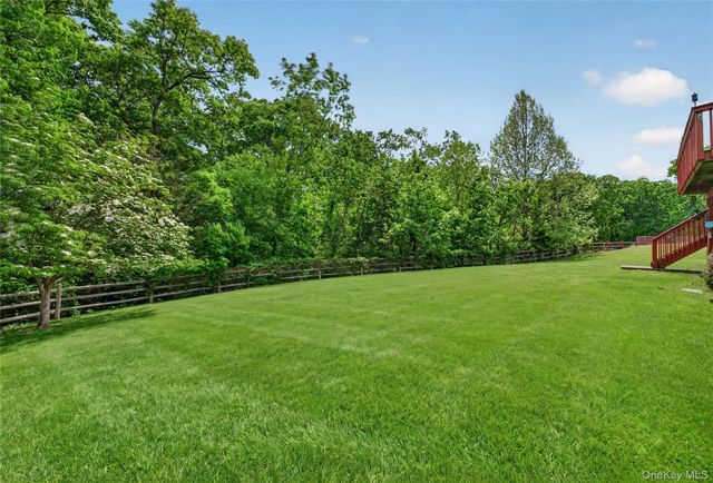 3 Braemar Way, Highland Mills, NY 10930