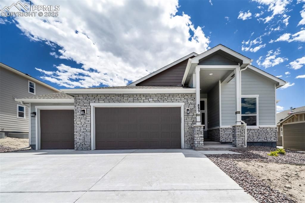 889 Old Grotto Drive, Monument, CO 80132