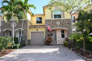 7722 SW 52nd Place, Davie, FL 33328