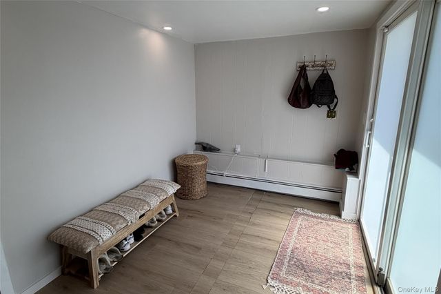 71 E Lido Prom, Lindenhurst, NY 11757