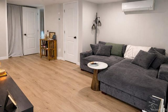 71 E Lido Prom, Lindenhurst, NY 11757