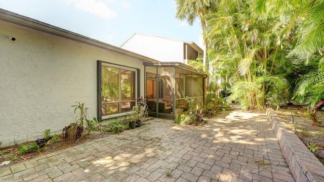 6660 Canary Palm Circle, Boca Raton, FL 33433