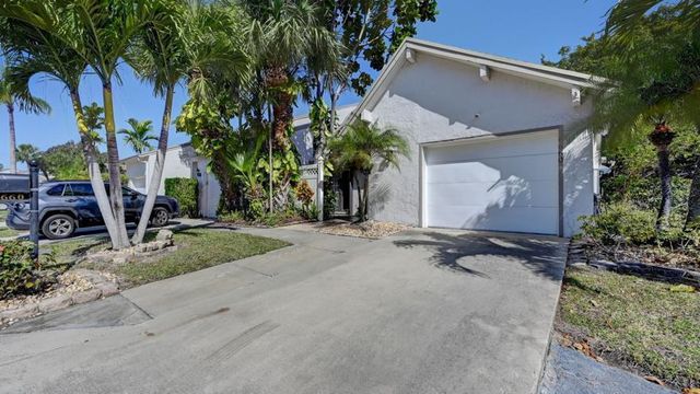 6660 Canary Palm Circle, Boca Raton, FL 33433