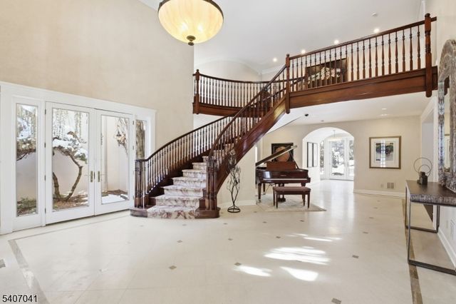 4 Grasmere Ct, Livingston Twp., NJ 07039