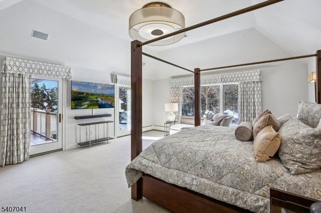 4 Grasmere Ct, Livingston Twp., NJ 07039