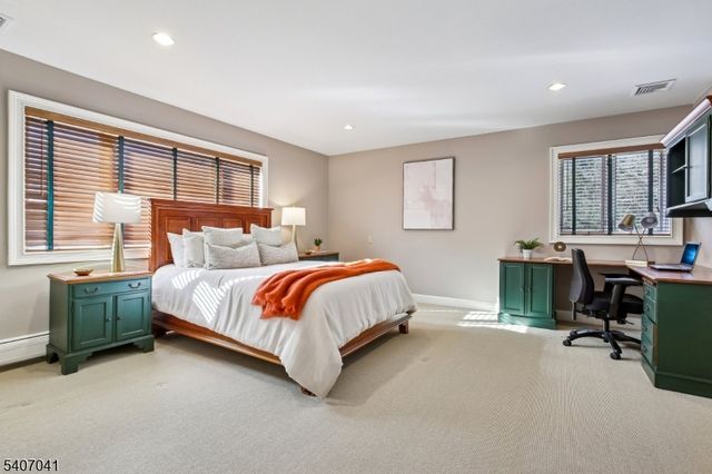 4 Grasmere Ct, Livingston Twp., NJ 07039