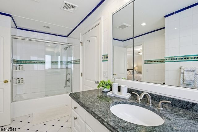 4 Grasmere Ct, Livingston Twp., NJ 07039