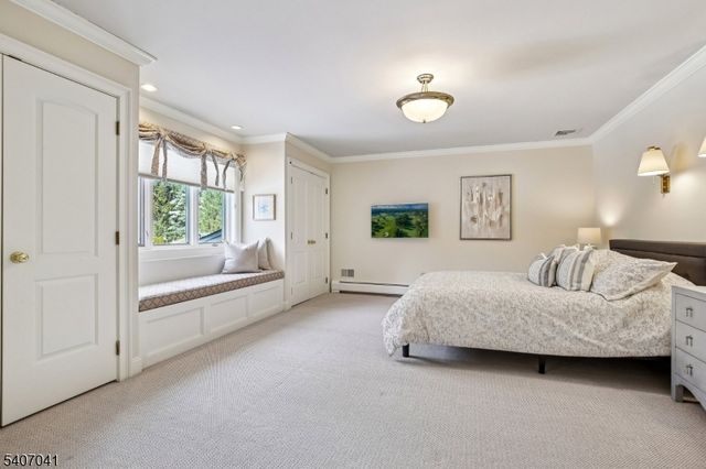 4 Grasmere Ct, Livingston Twp., NJ 07039