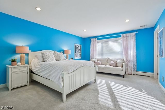 4 Grasmere Ct, Livingston Twp., NJ 07039