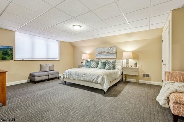 4 Grasmere Ct, Livingston Twp., NJ 07039