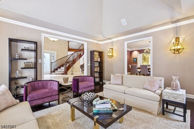 4 Grasmere Ct, Livingston Twp., NJ 07039