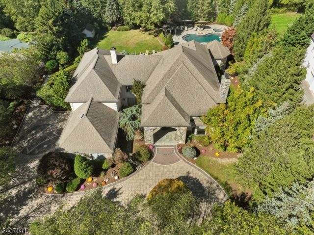 4 Grasmere Ct, Livingston Twp., NJ 07039