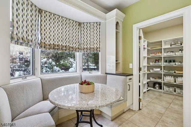 4 Grasmere Ct, Livingston Twp., NJ 07039