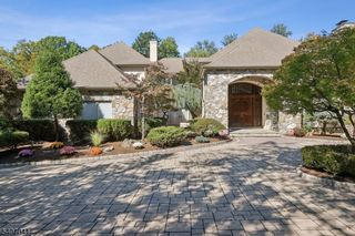 4 Grasmere Ct, Livingston Twp., NJ 07039