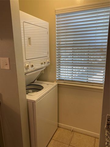 2401 Sycamore Avenue C2, Huntsville, TX 77340