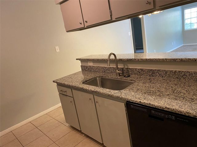 2401 Sycamore Avenue C2, Huntsville, TX 77340