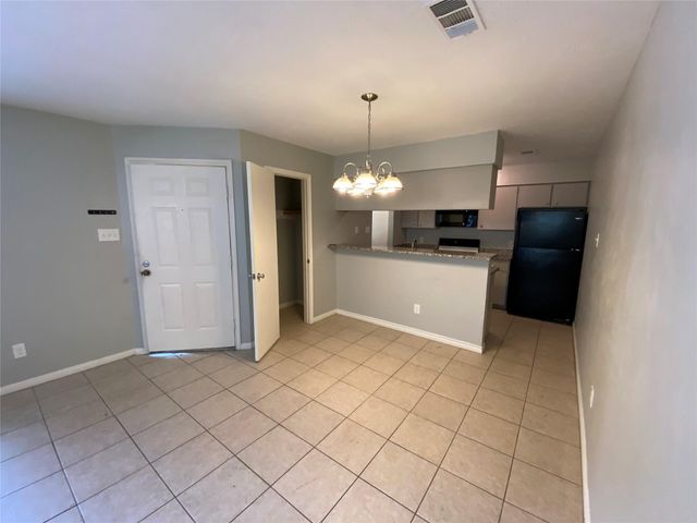 2401 Sycamore Avenue C2, Huntsville, TX 77340