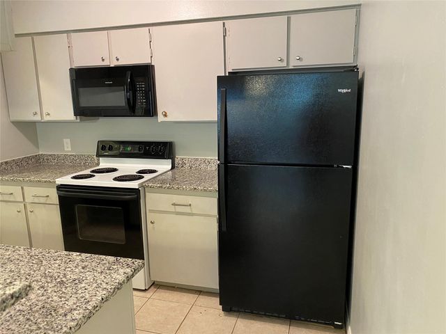 2401 Sycamore Avenue C2, Huntsville, TX 77340