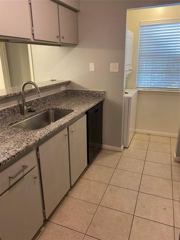 2401 Sycamore Avenue C2, Huntsville, TX 77340